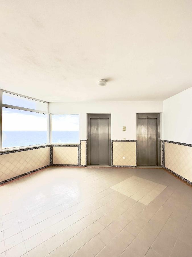 Holidays Penthouse Sea View Apartament *